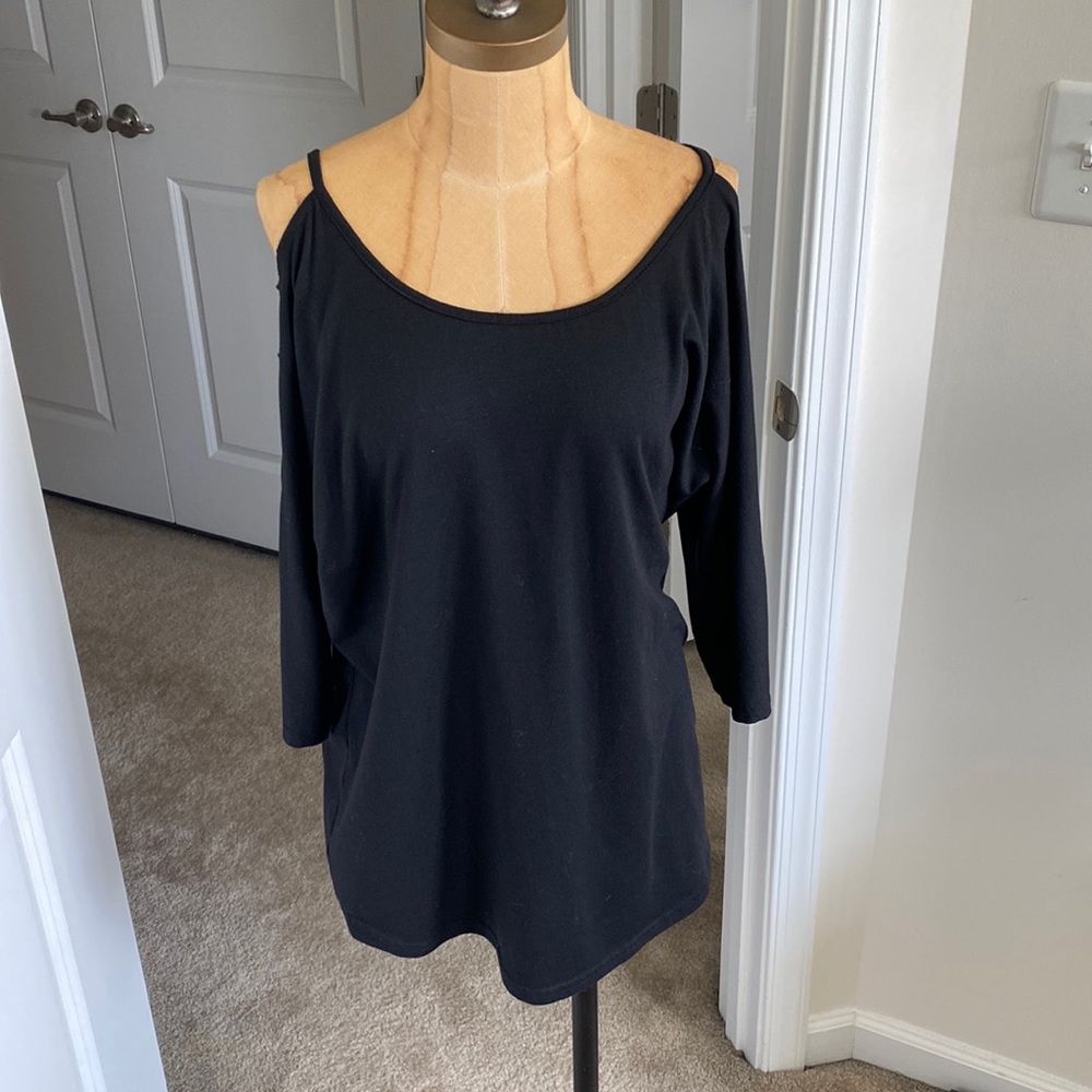 Black cut out arm top
